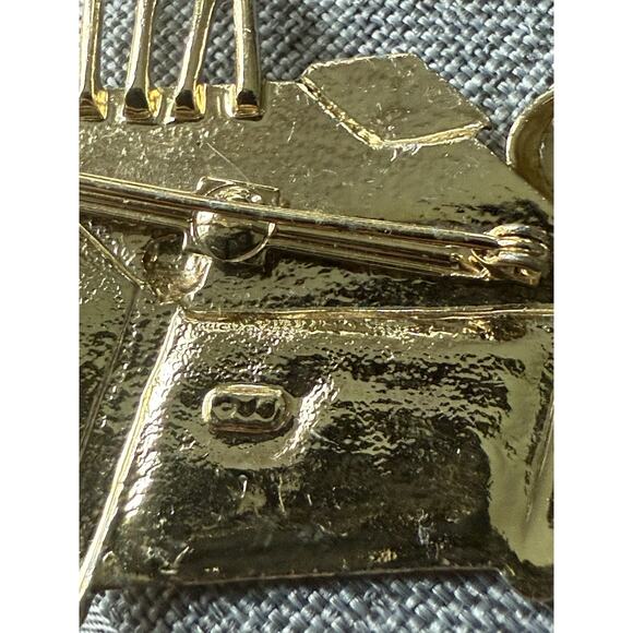 Vintage JJ Jonette Gold Tone Teacher Desk Brooch Pin Professor Book Apple - Picture 4 of 5